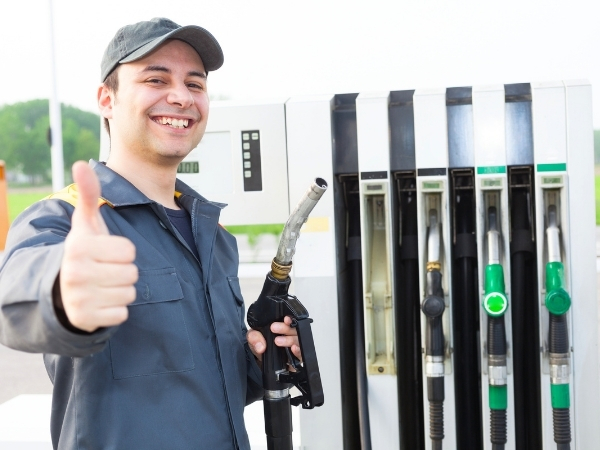 How to Easily Fuel Up Your Rental Car in Pakistan